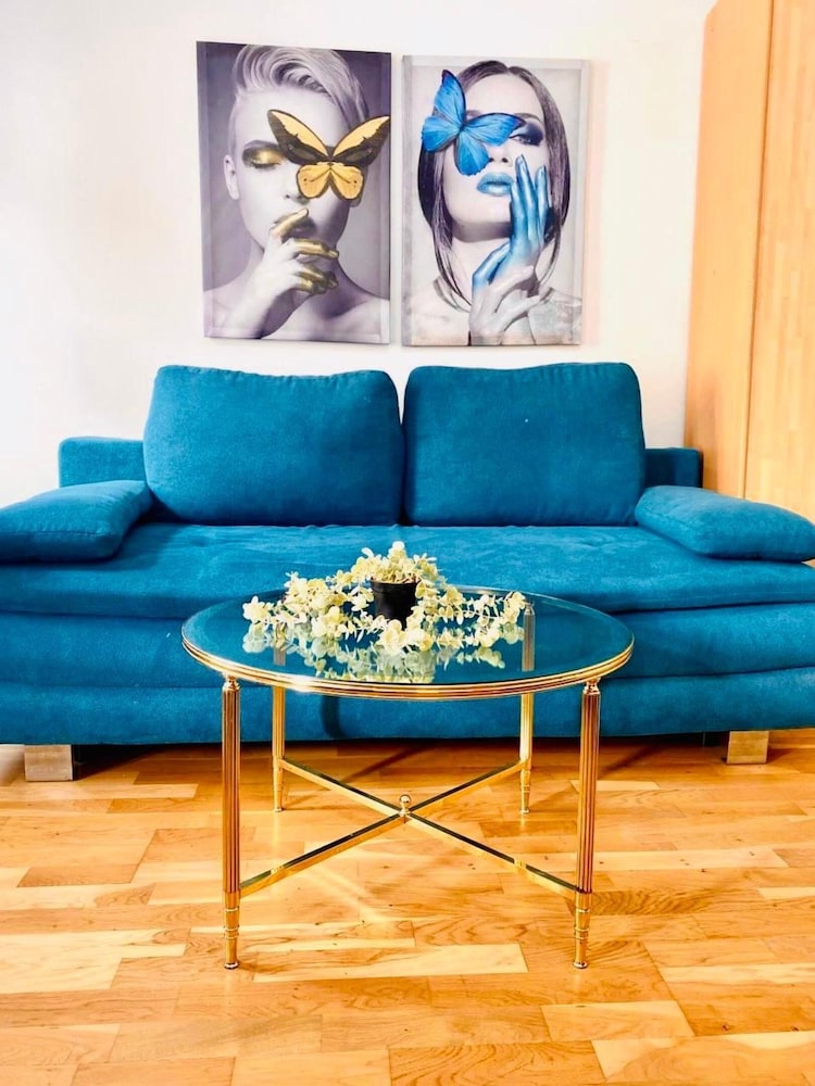 Beautiful Stay for 5 Near Stadthalle