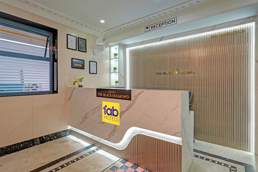 Fabhotel The Black Diamond