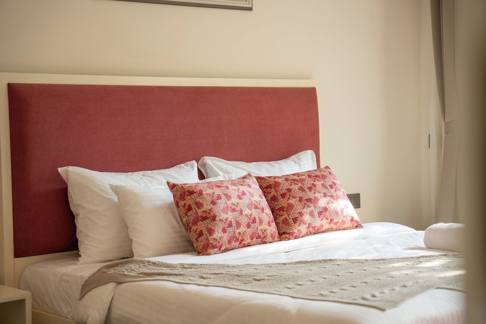 ELIVAAS Laguna Camellia | Luxe 4 BHK Villa Near Popular Beaches with Private Pool