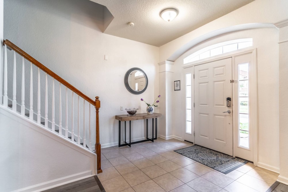 7812 Windsor Hills view 5