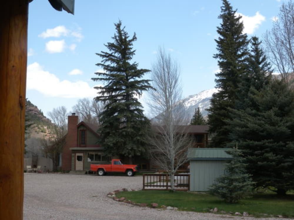 Redstone Cliffs Lodge