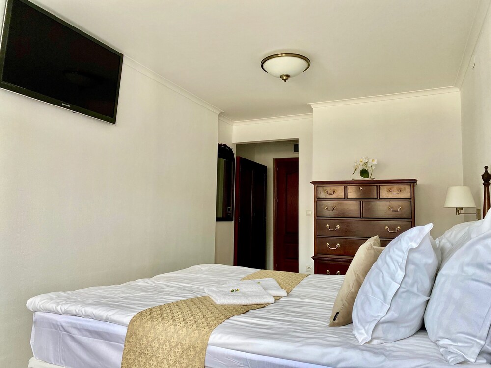 OPERA16 Guestrooms