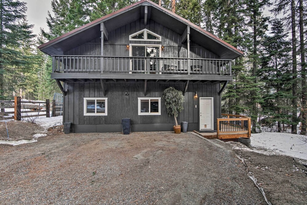 Modern Cabin - 2 Mi to Speelyi Beach! view 5