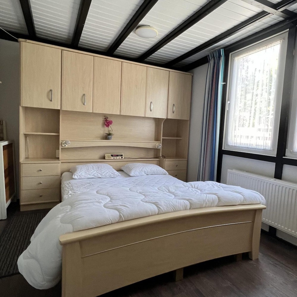 Comfortable Bungalow for 4 People