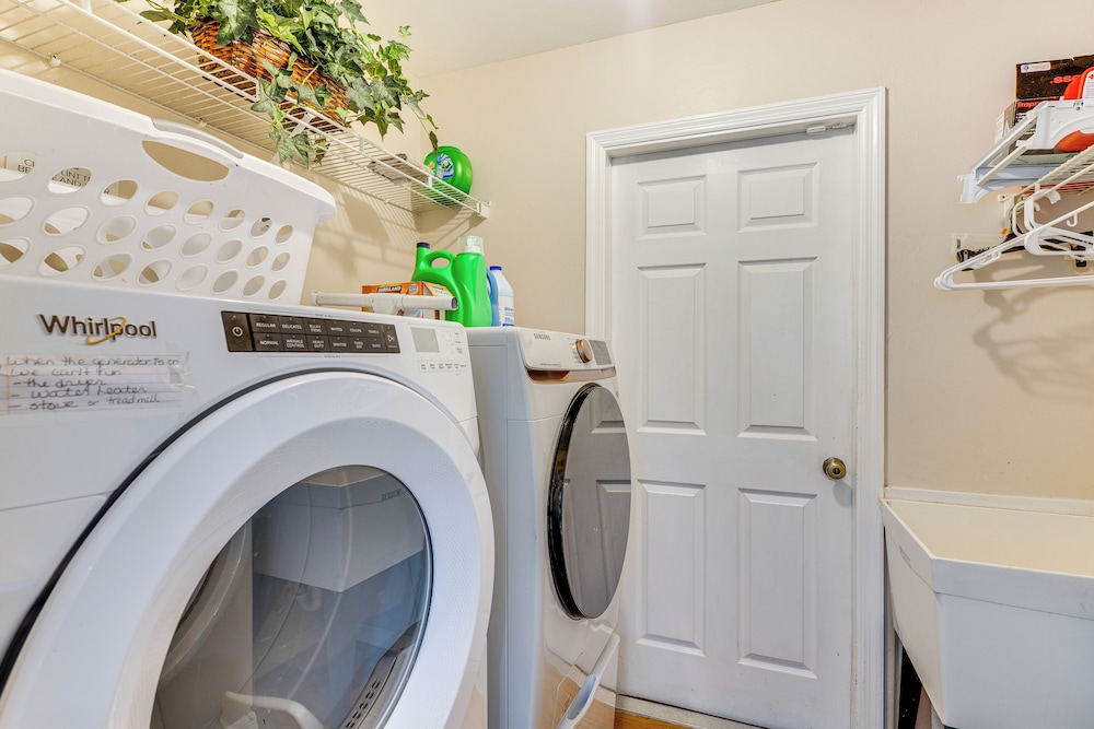 Family Home w/ Pet-friendly Yard in Fort Myers!