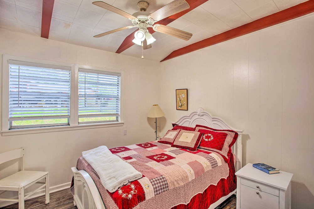 Marshall Vacations - Cozy Cottage on Lake O The Pines w/ Lake Views! - Property Image 3