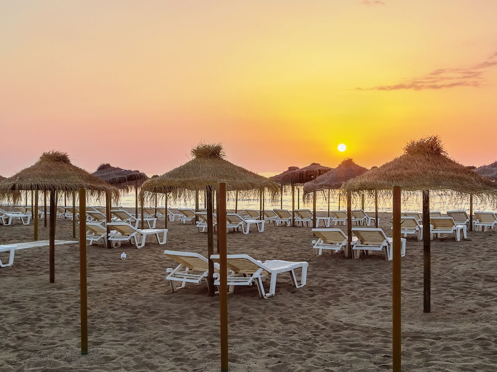 Playamar, Torremolinos, Beautiful Apartment by the Sea