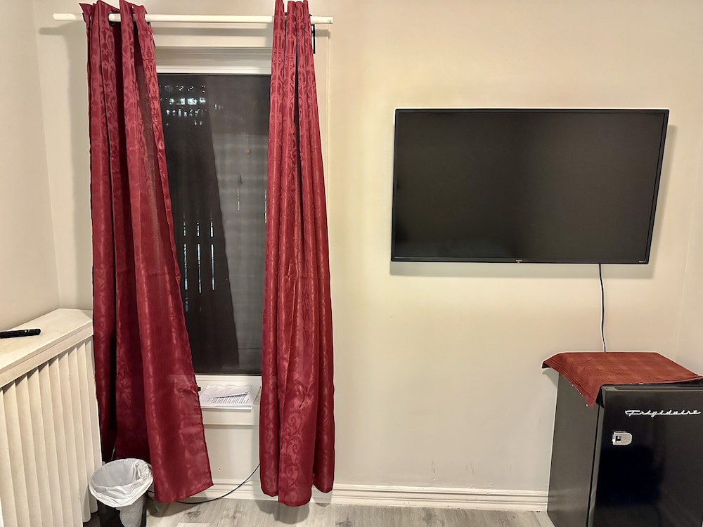 Toronto Furnished Rooms - Image 3