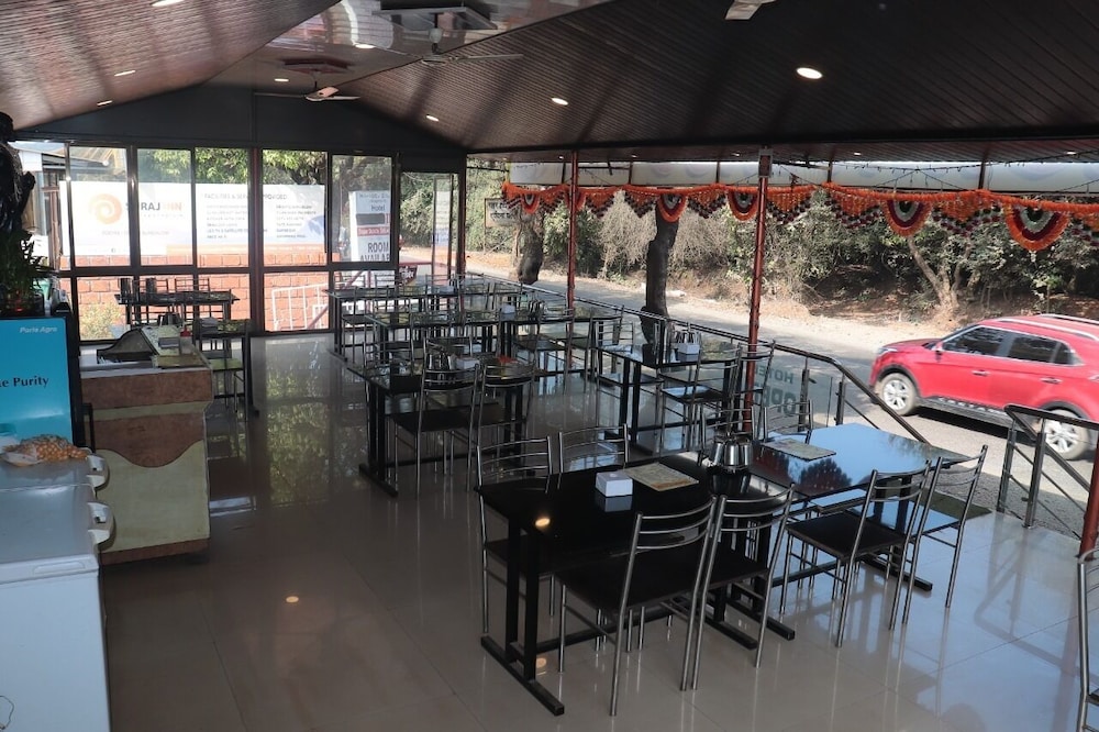 Food & Beverage
