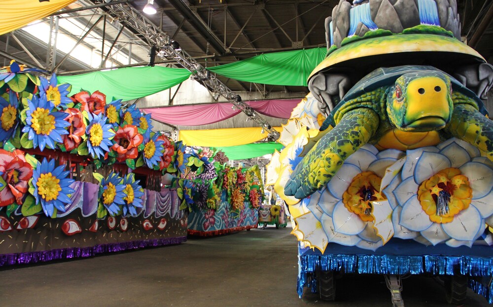 Newly Renovated 4BD Penthouse - Image 3