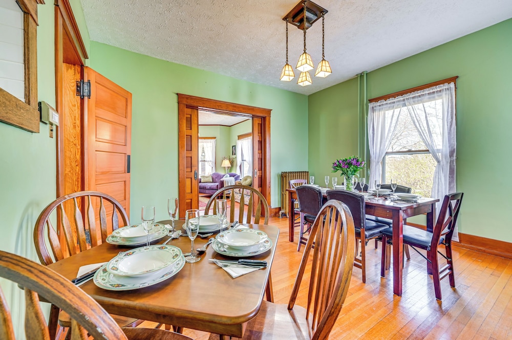 Dog-friendly Atlantic Farmhouse w/ Spacious Yard!