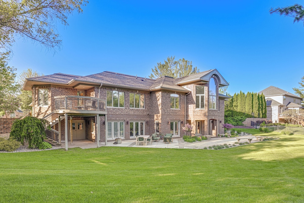 9 Mi to Svsu: Family Home w/ Deck & Yard
