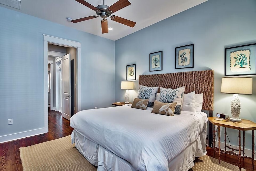 Coral Cottage 4 Bedroom Holiday Home by Five Star Properties