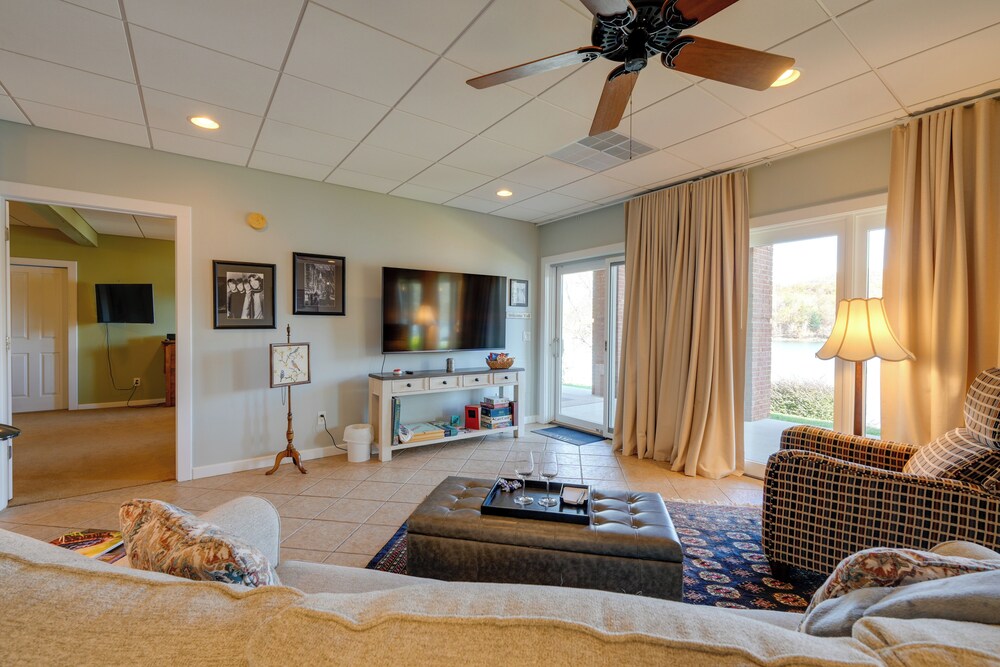 Lake Chatuge Apt w/ Boat Dock in Hayesville!