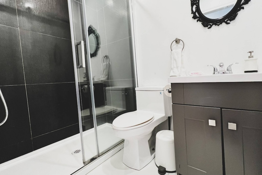 Stylish Townhome Dt Mtl Num01