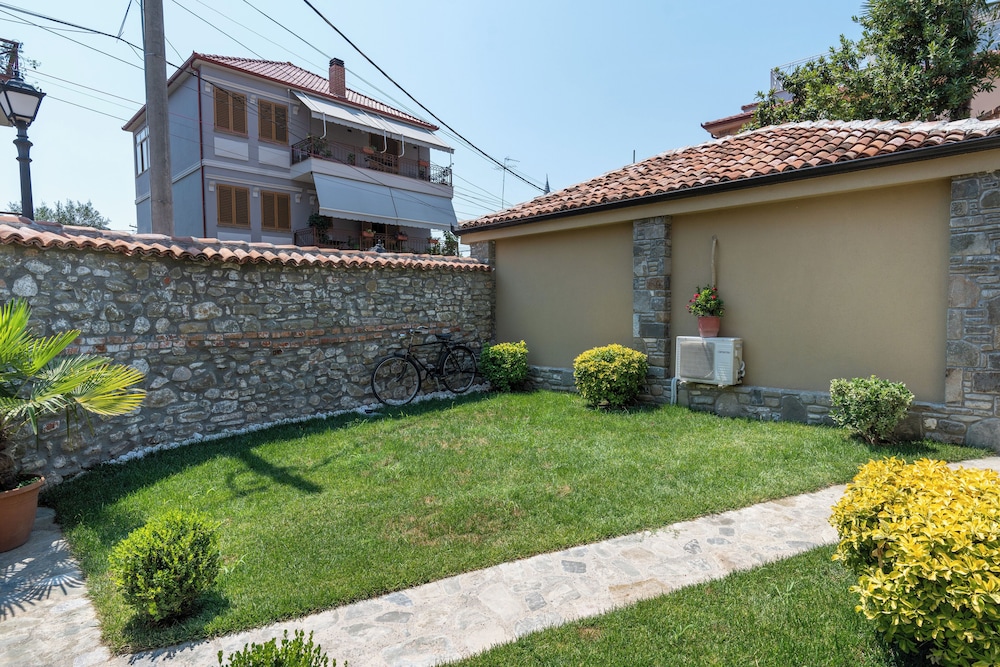 Villa Zoi A Stay to Remember I Guest House in Elbasan Castle