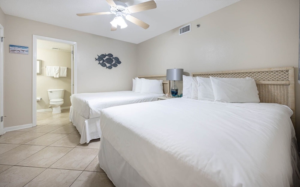 Phoenix Vi 61010 2 Bedroom Condo