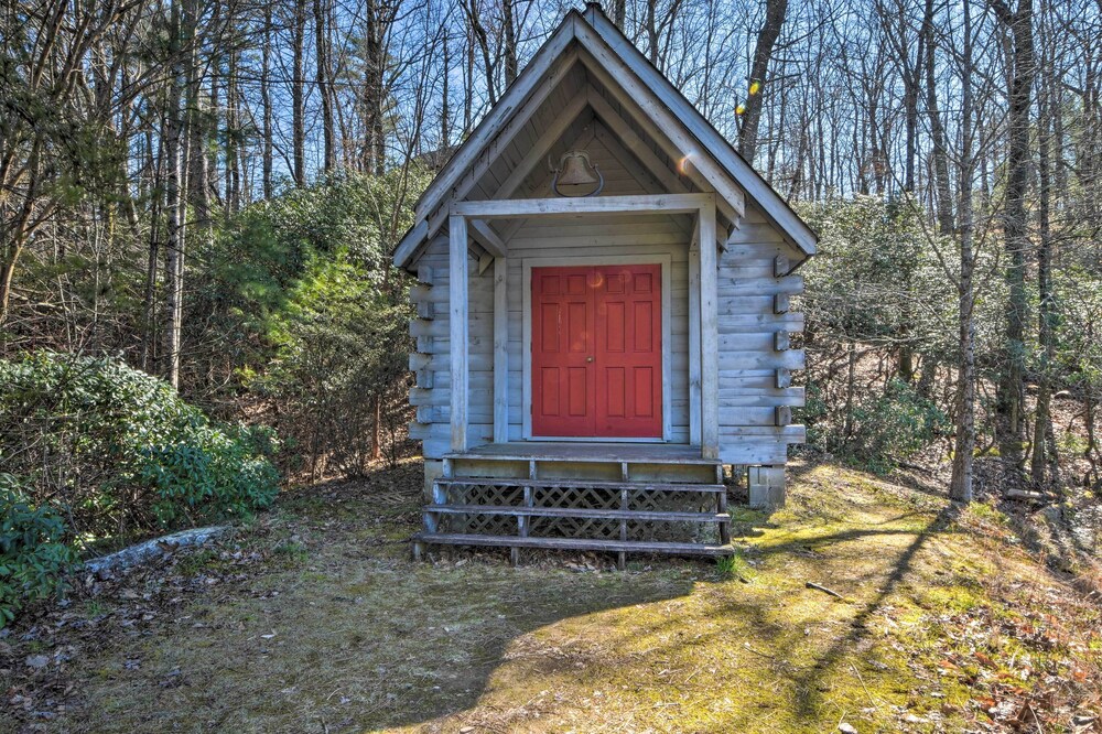 Blue Ridge Hideaway w/ Fire Pit & Mtn Views! view 5