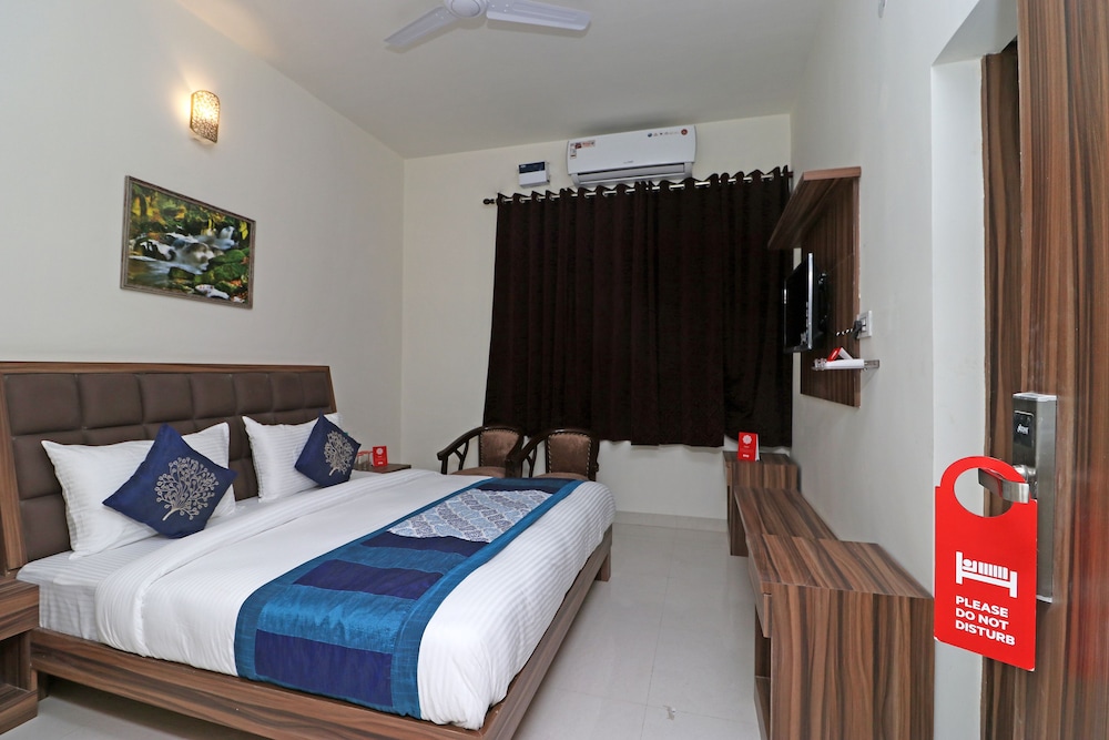 OYO 10213 Hotel Panache