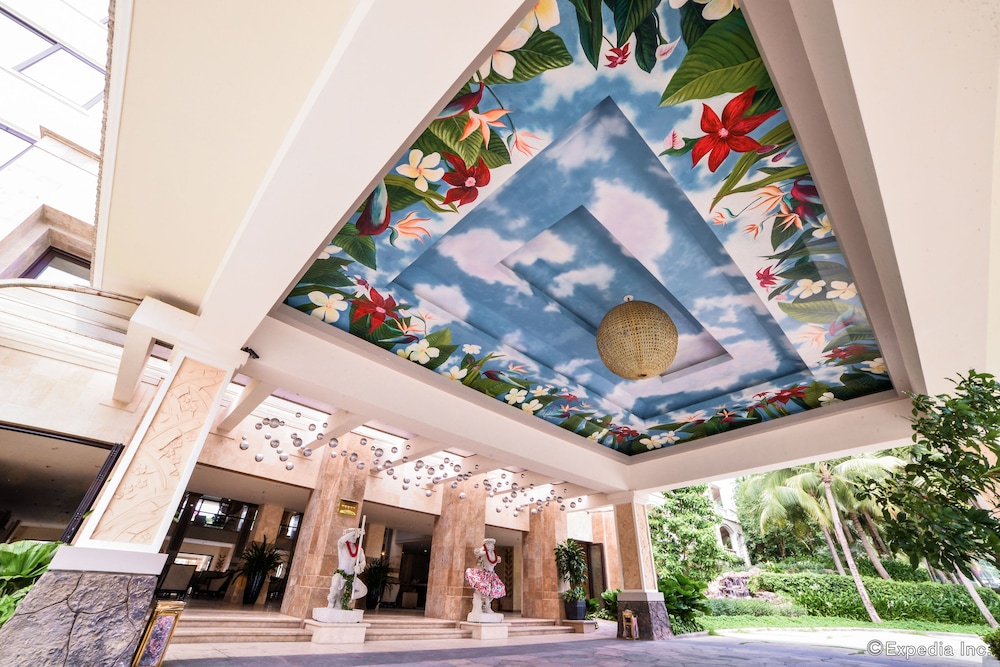 Olalani Resort and Condotel