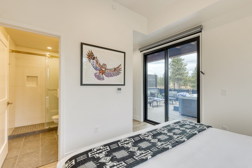 Aerie 1 by Avantstay Balcony Private Hot Tub