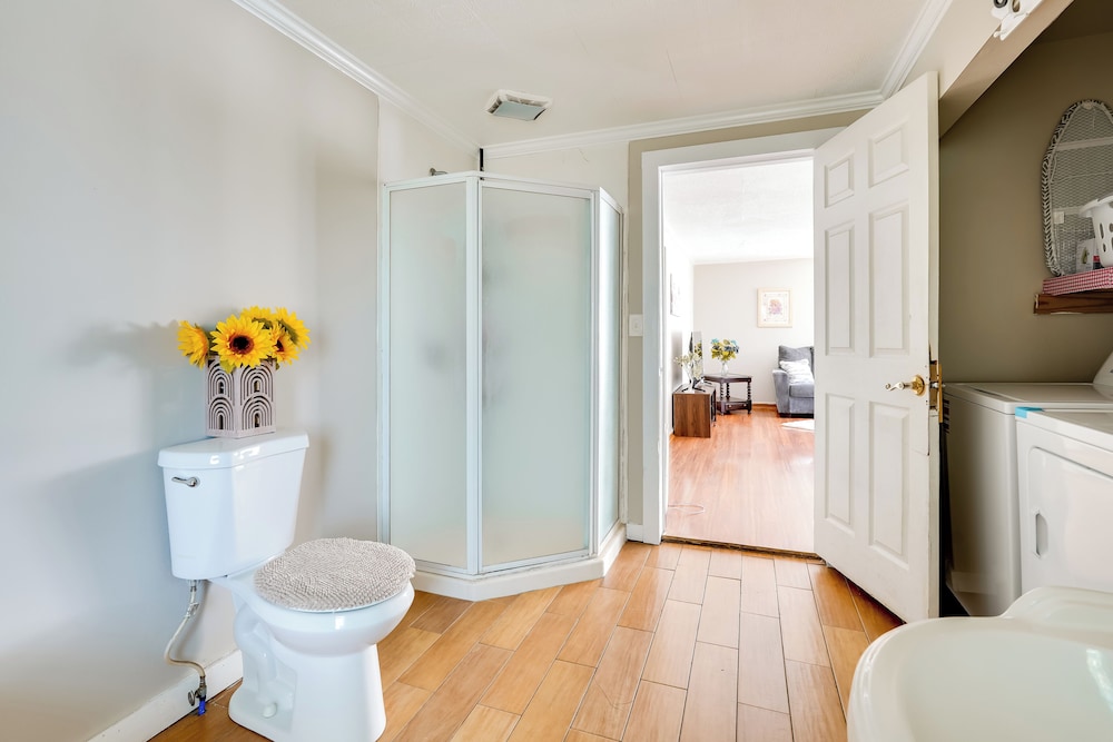 Charming & Convenient Home in Butler
