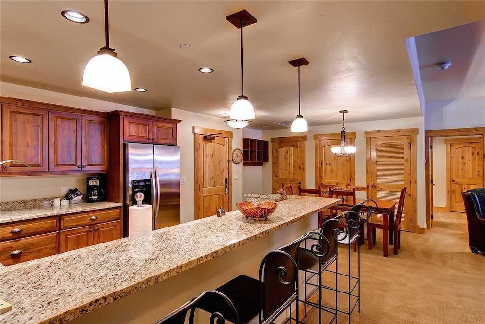 6107 Bear Lodge, Trappeur's Crossing Apartment 3