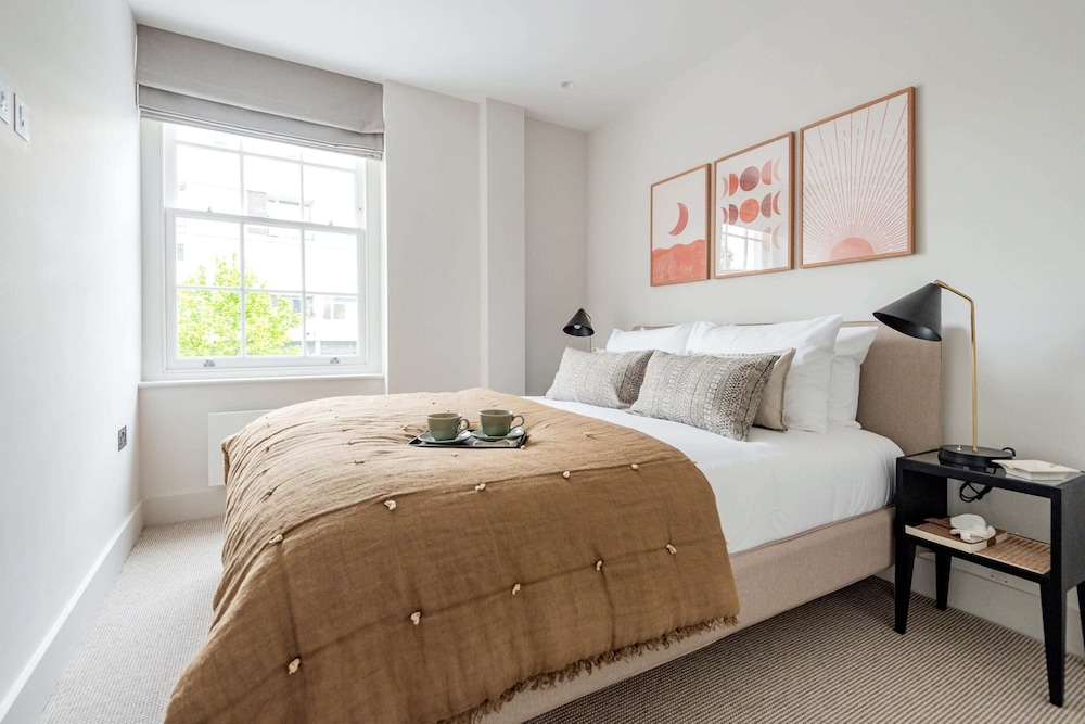 Notting Hill Gate Residence II view 4