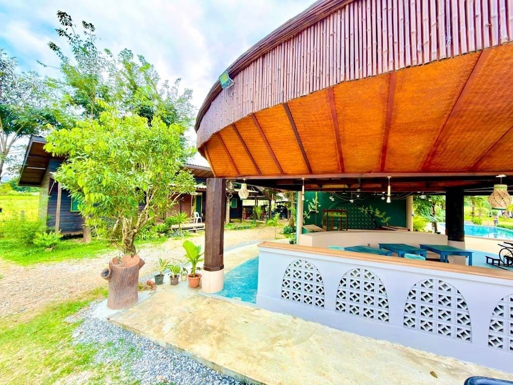 Dalasone Pool Villas