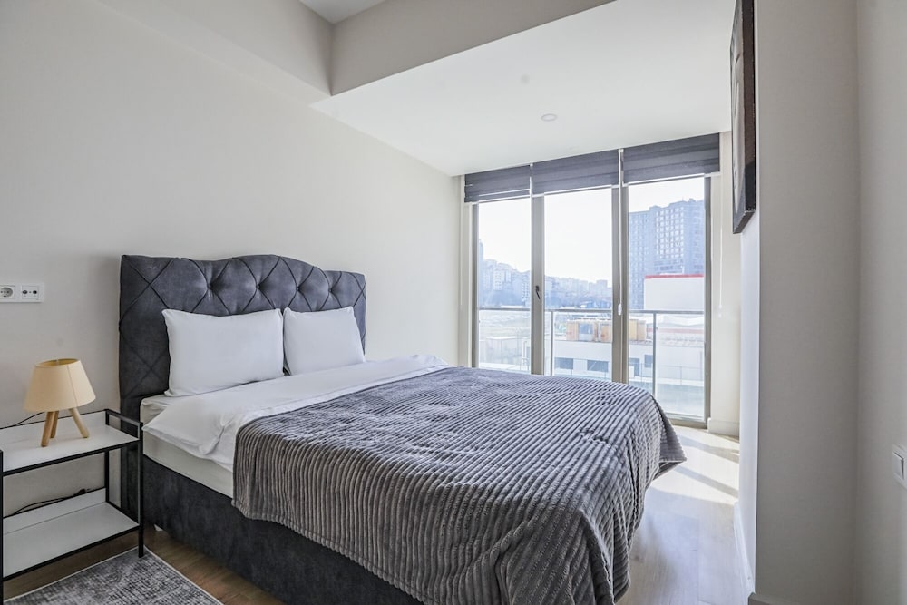 Modern Flat in Ka Ithane With Balcony