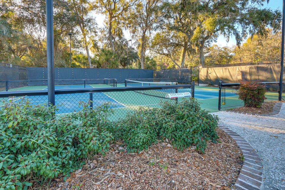 Waterfront Home on Dataw Island: Golf & Amenities!