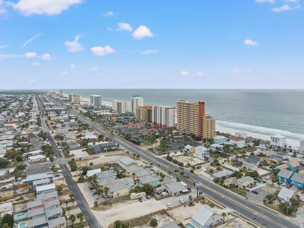 Sago by the Sea: 2-bed, 2.5-bath Retreat Steps From the Beach, Sleeps 7!