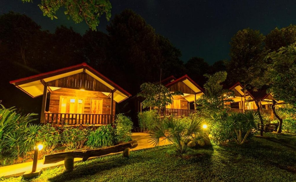 Ban Chom Samed Resort
