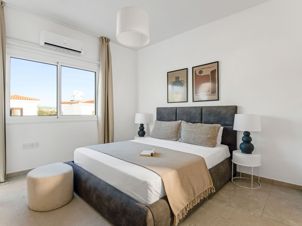 Sanders White Mountains - Cozy Villa With Pool view 3