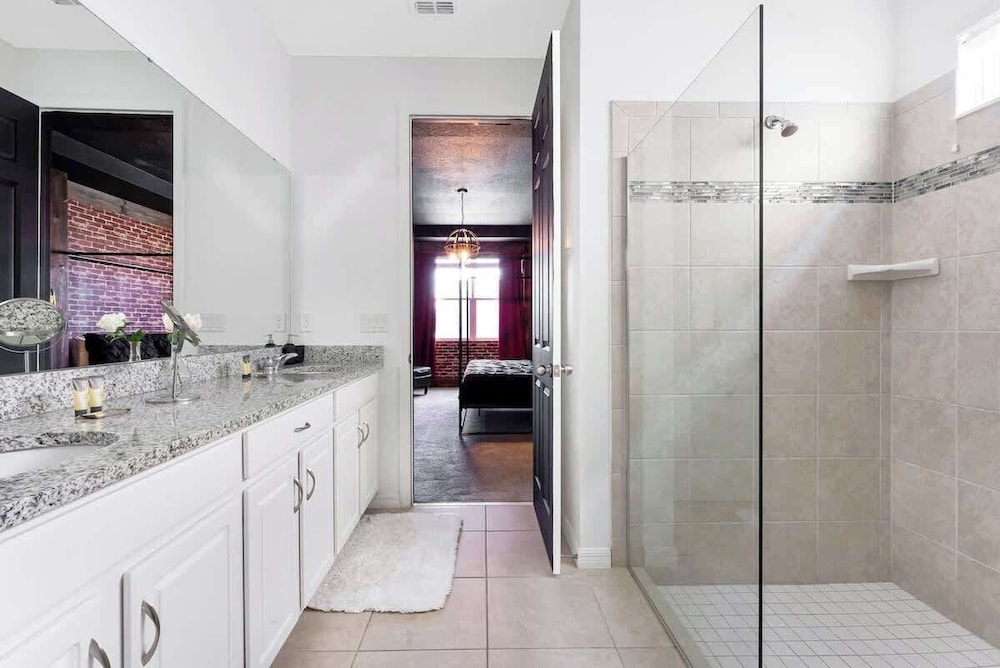 Stunning 7BR Home With Themed Bedrooms