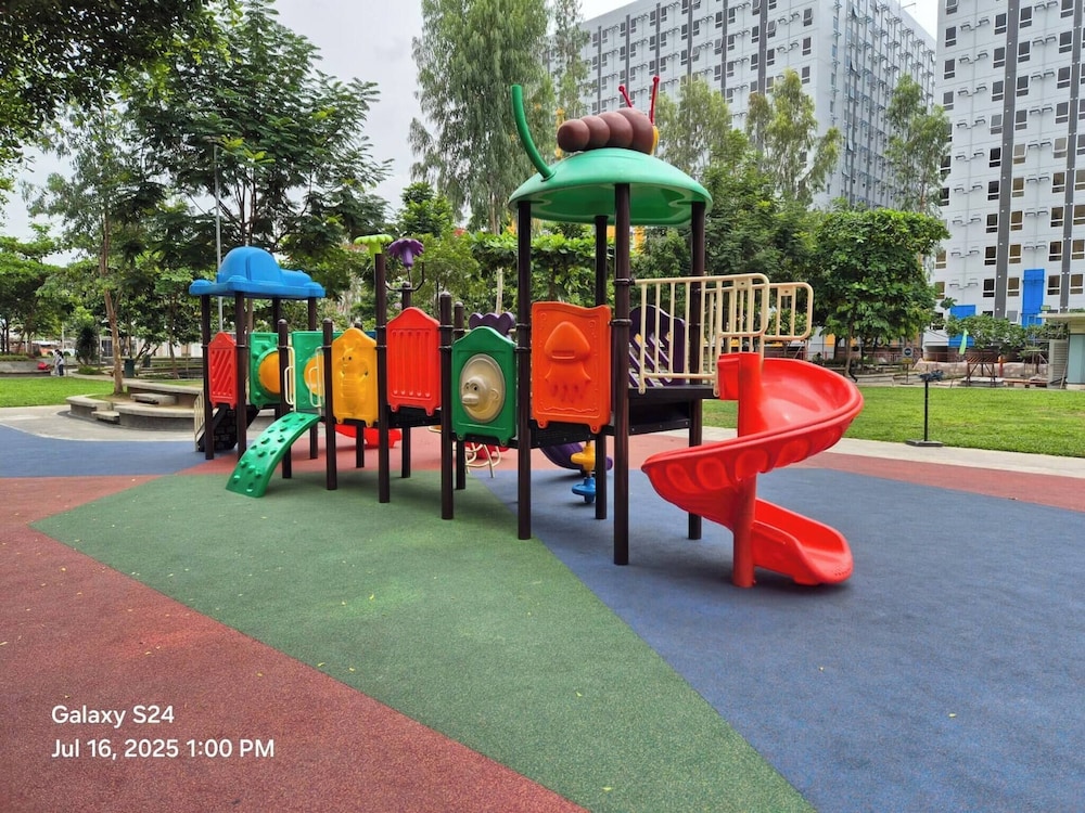 Cozy 3-bedroom Condo in Urban Deca Homes Ortigas Extension, Pasig