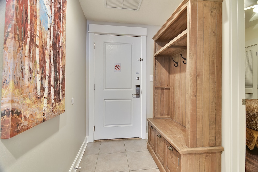 Grand Panama Beach Resort by Book That Condo
