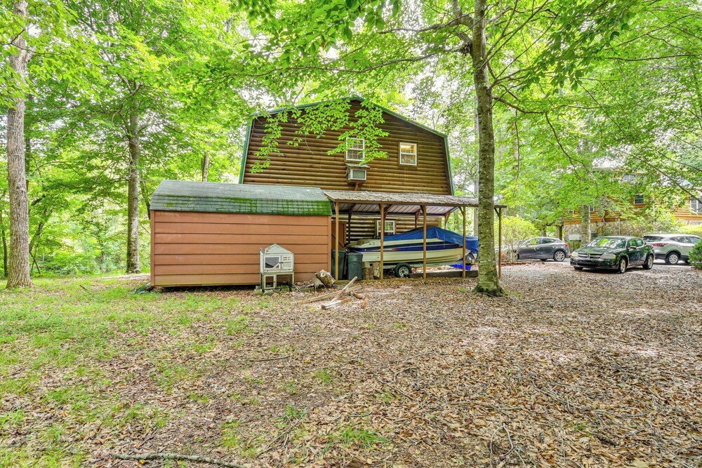 Riverfront Rutherfordton Retreat w/ Fire Pit!