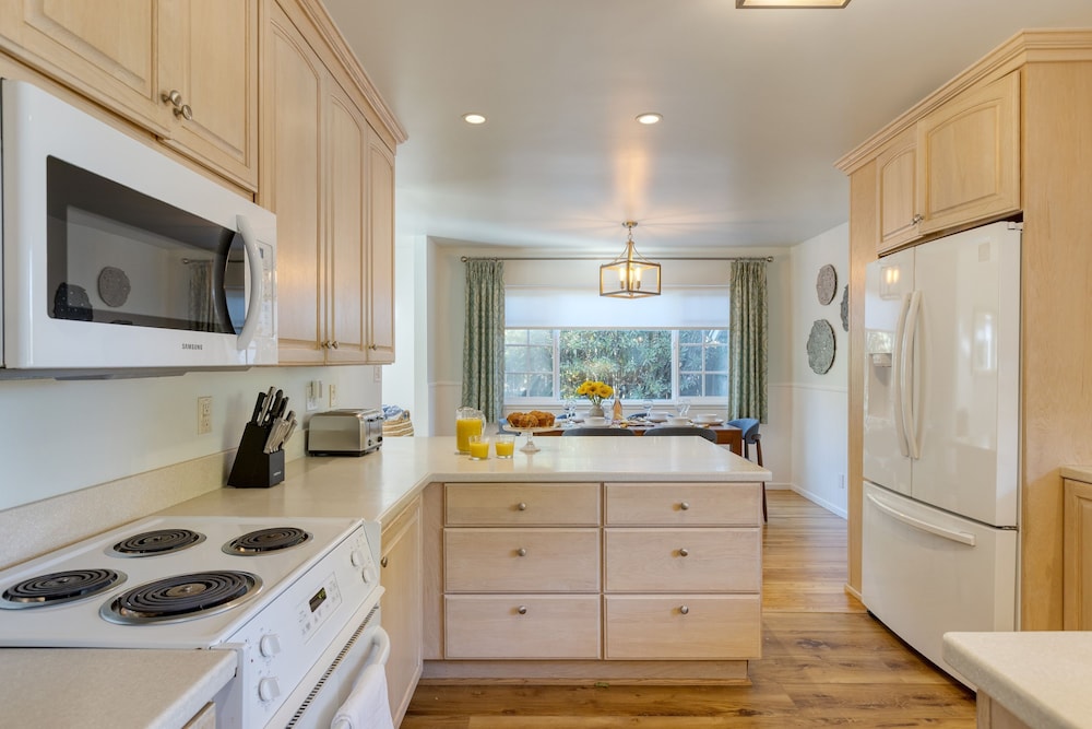Goleta Getaway by Avantstay Private Backyard 1 5mi to the Beach