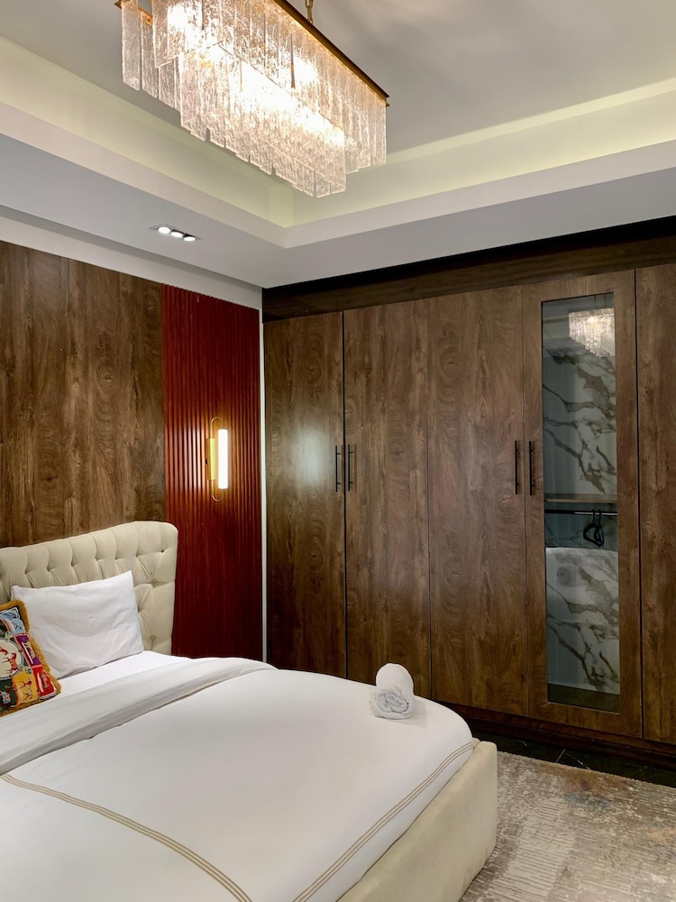 Sujimoto Residences