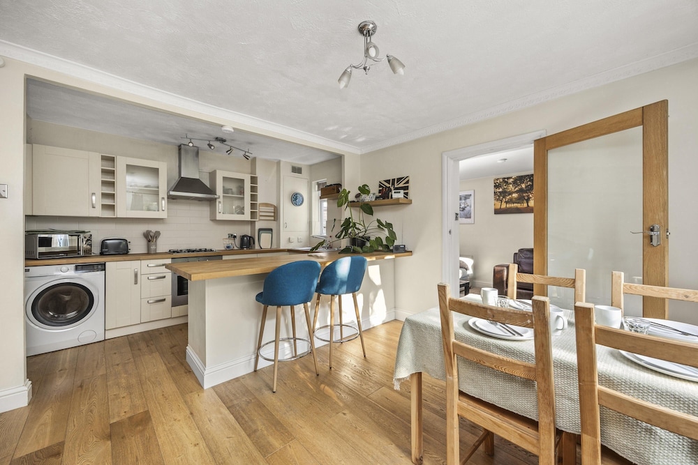 Secret Garden House With Free Parking By My Getaways