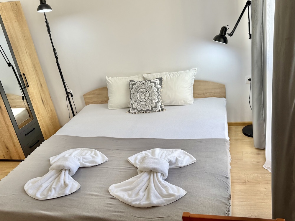 Menada Aphrodite Green Apartments