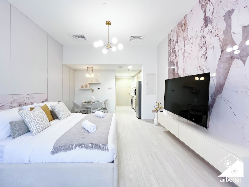 Stylish Ground-floor Studio JVC