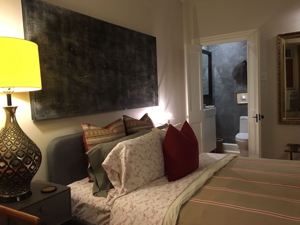 La Maison de Ville - bed & bistro view 5