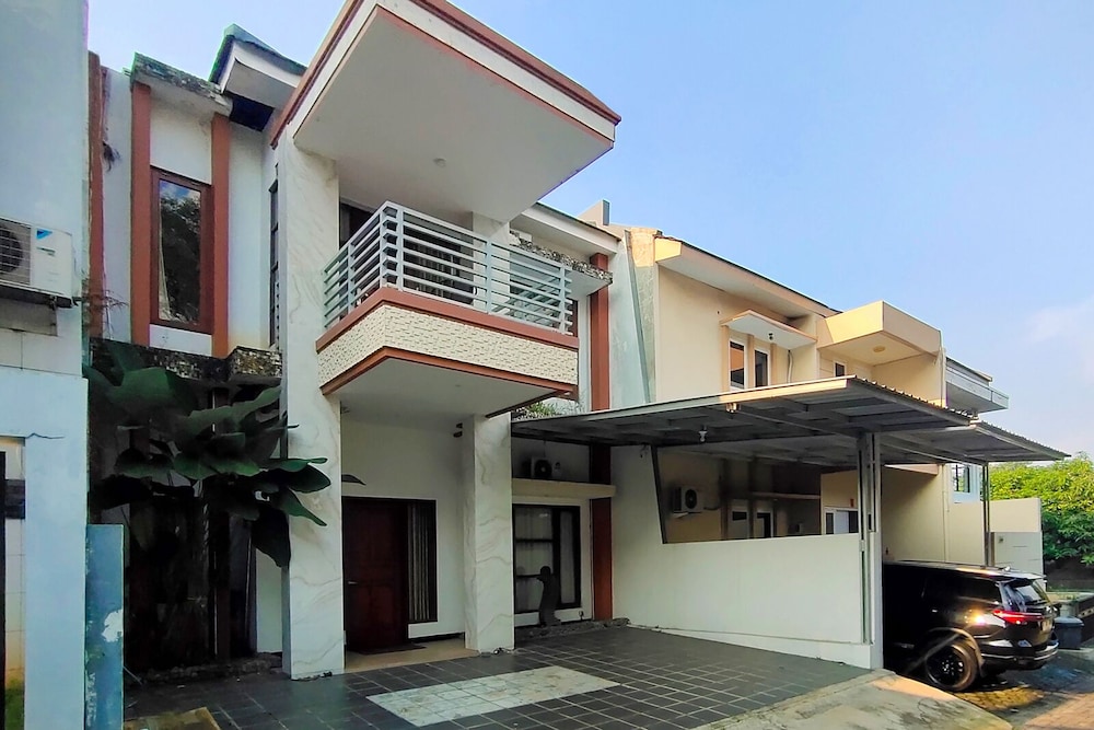 INNCA - Villa Jatidiri Semarang