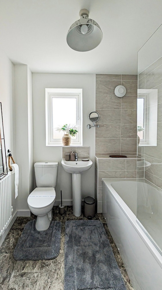 Cotswold Green - Sleeps 5 - Free EV Charge