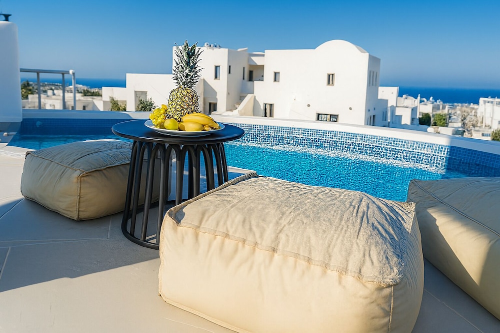SantoNight Luxury Villas