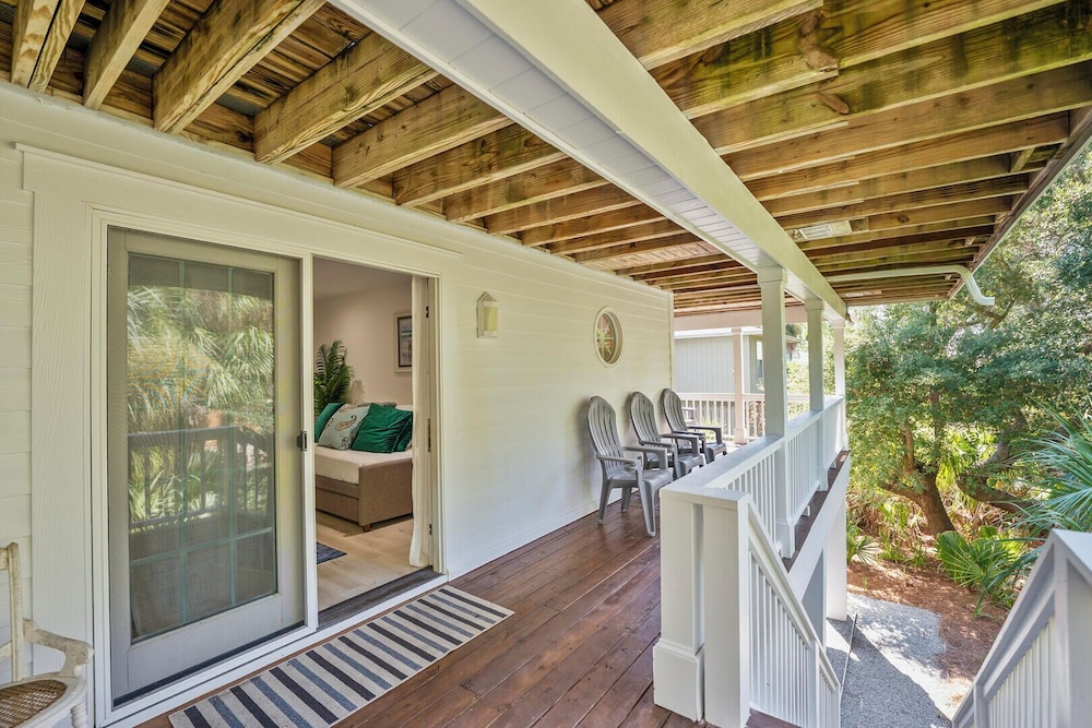 723 Seahorse Road - Newly Renovated, 5-bedroom Oceanside Home