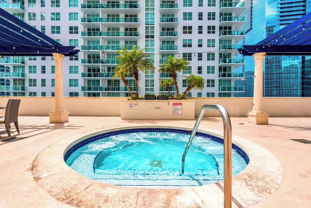 Relax & Feel The Good Vibes In Our Condo