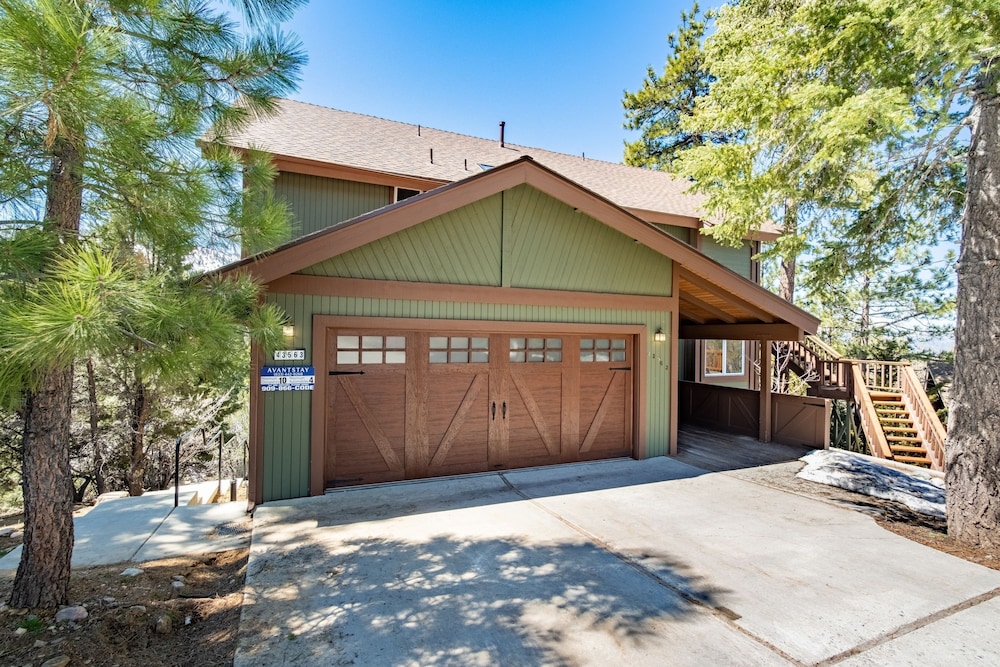 Endless View Lodge by Avantstay Incredible Views Close To Bear Mountain Ski Resort w Hot Tub